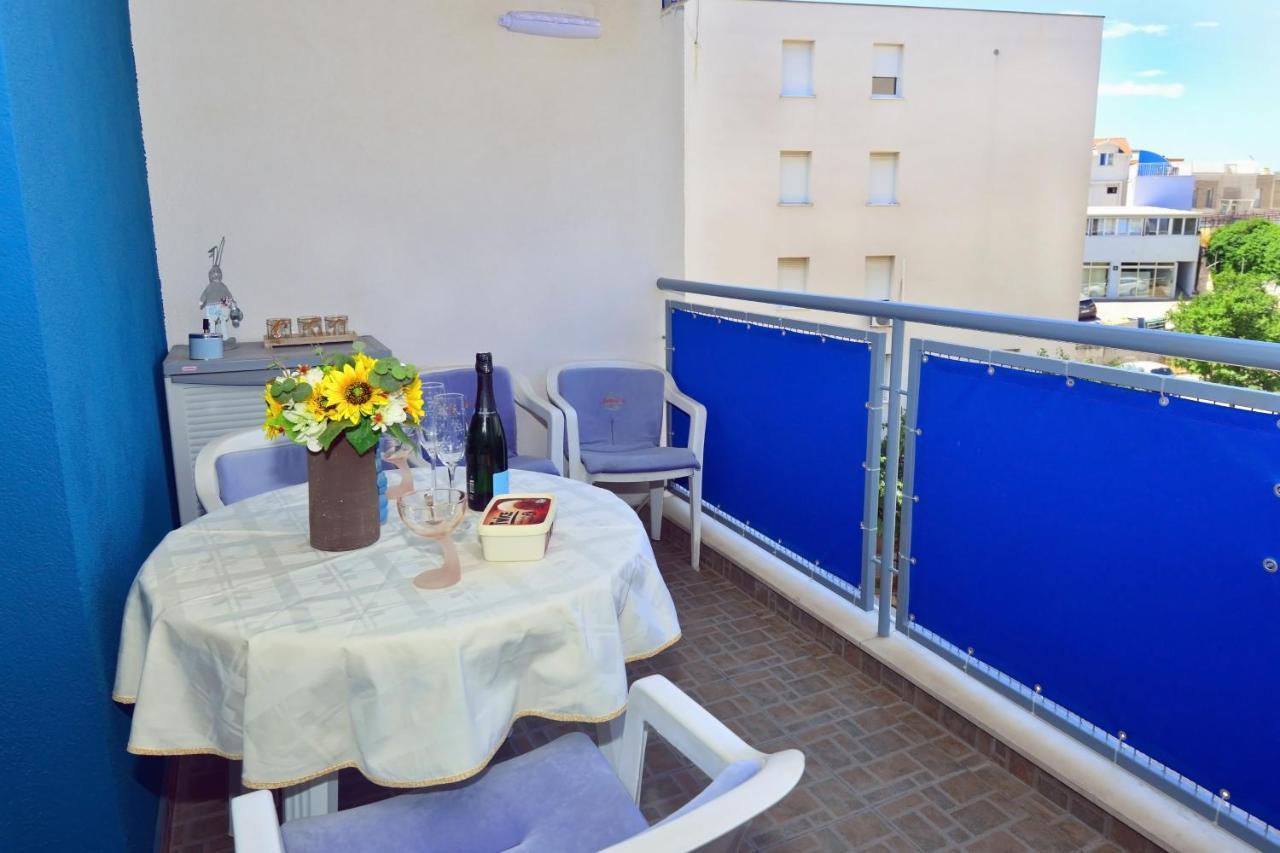 One Bedroom Apartment Terrace Parking Сплит Екстериор снимка