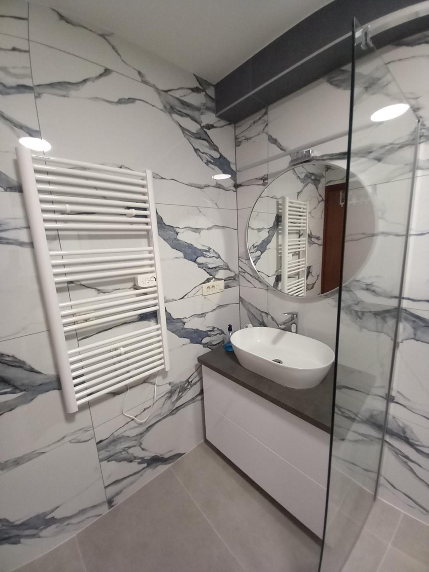 One Bedroom Apartment Terrace Parking Сплит Екстериор снимка