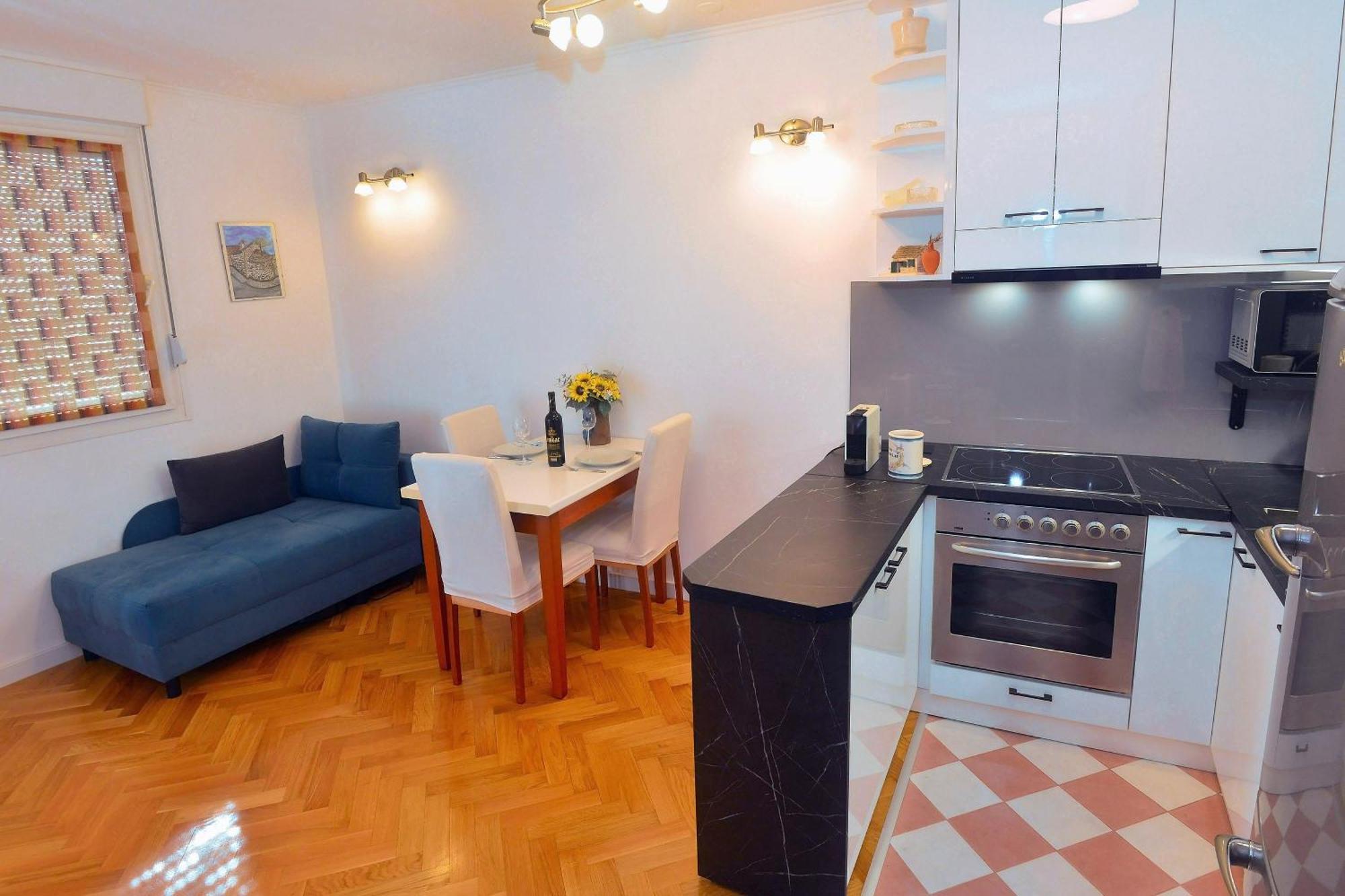 One Bedroom Apartment Terrace Parking Сплит Екстериор снимка