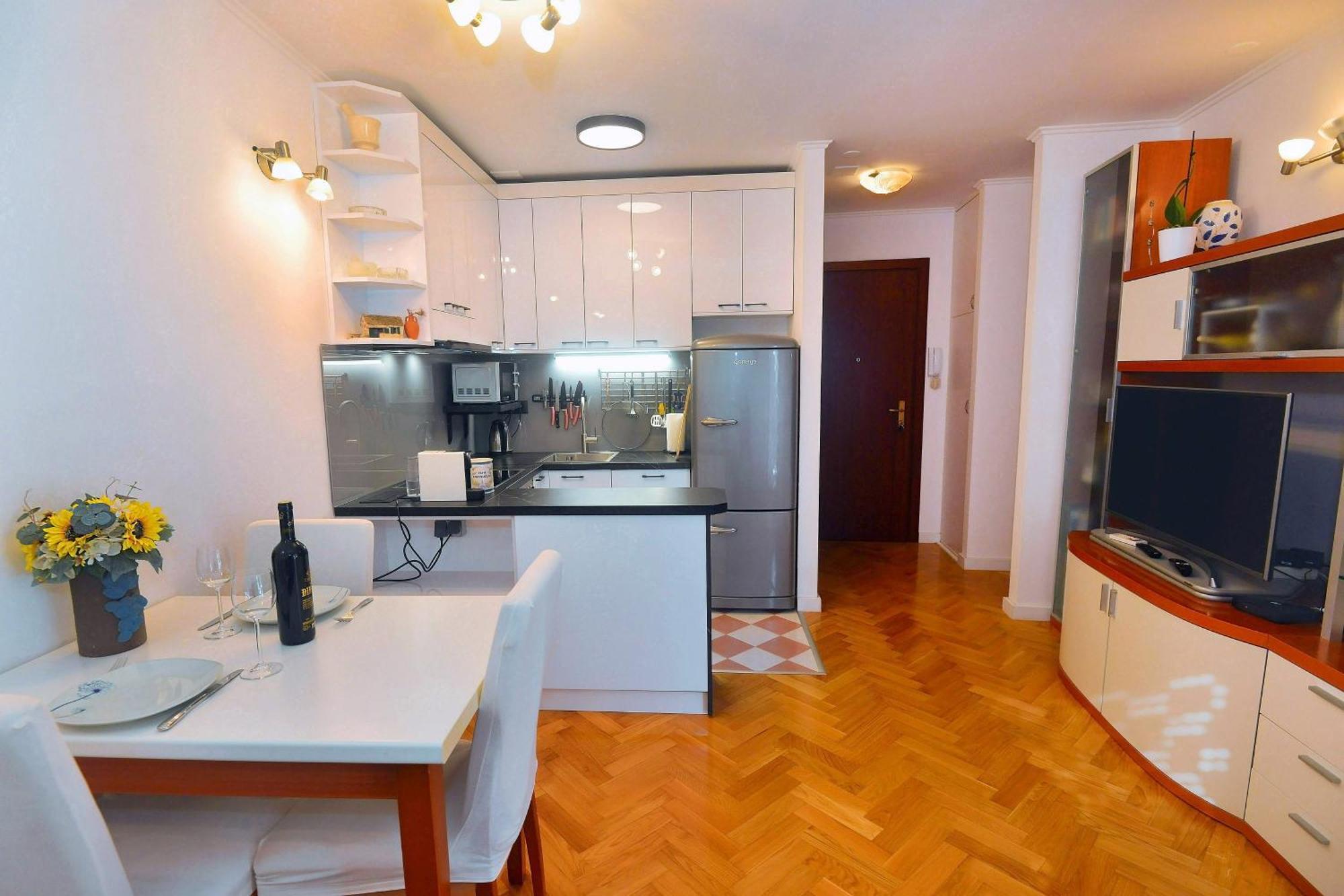 One Bedroom Apartment Terrace Parking Сплит Екстериор снимка