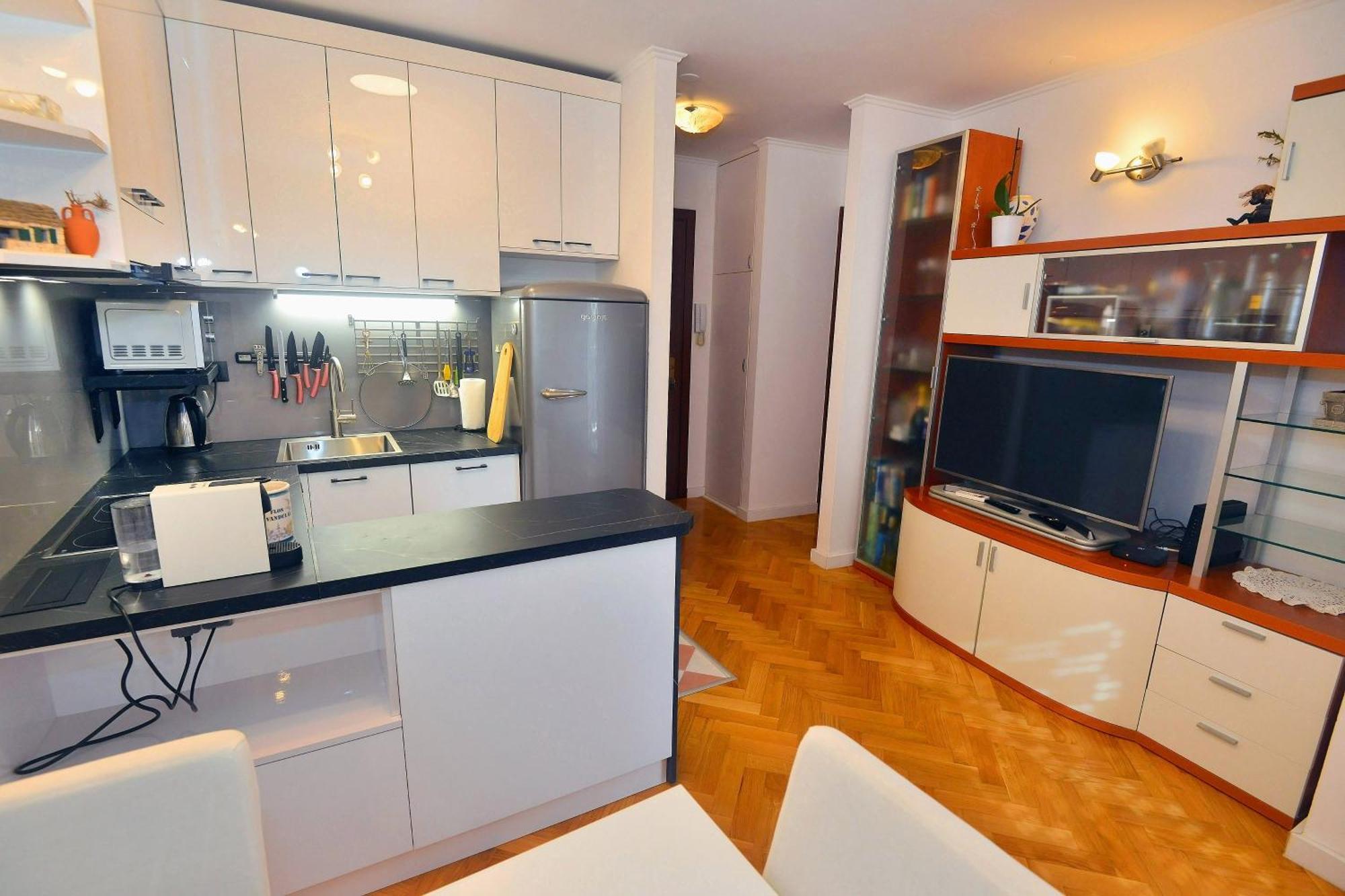 One Bedroom Apartment Terrace Parking Сплит Екстериор снимка